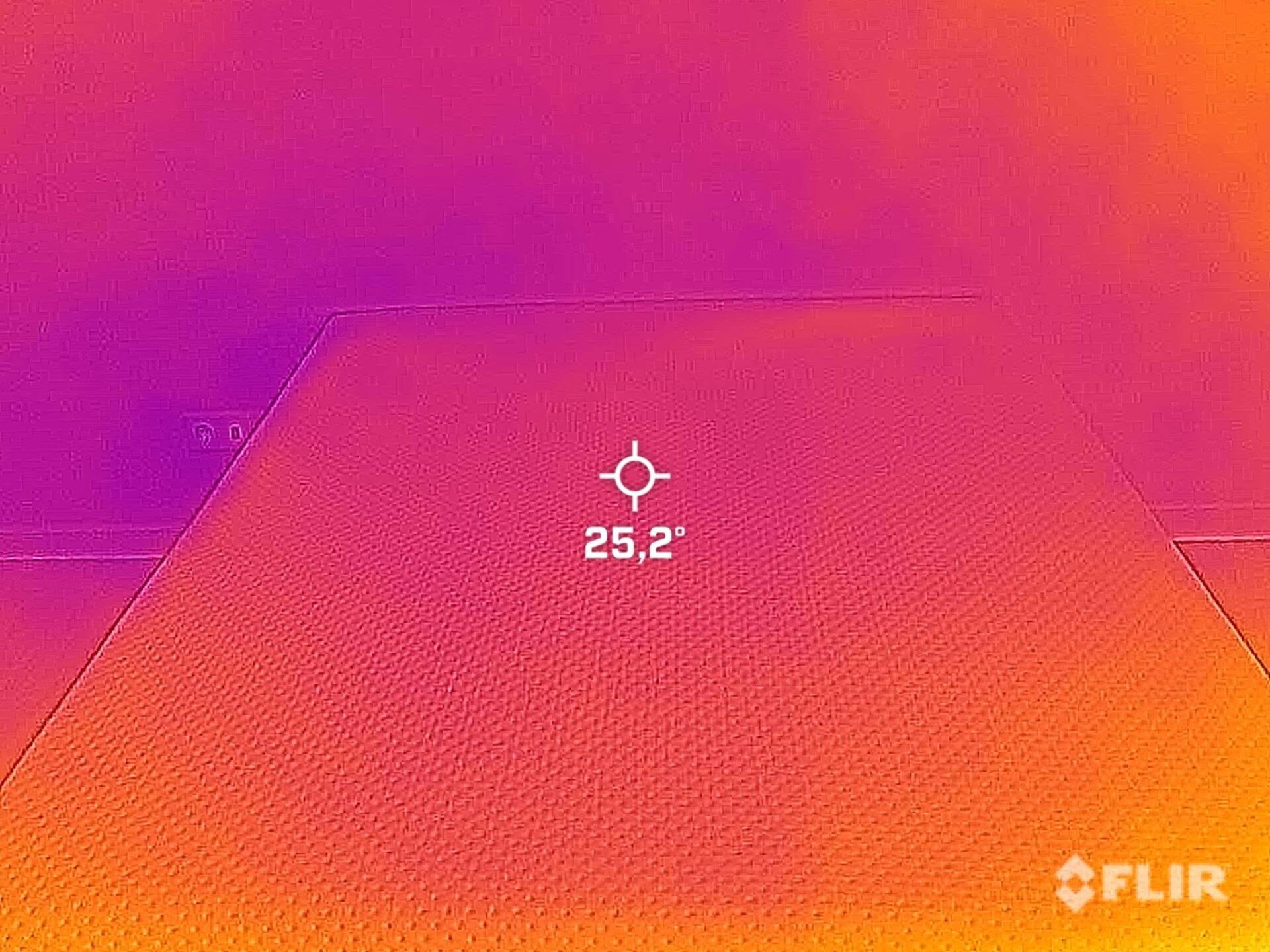 imagem de um sensor de calor registrando a temperatura inicial de 25,2ºC